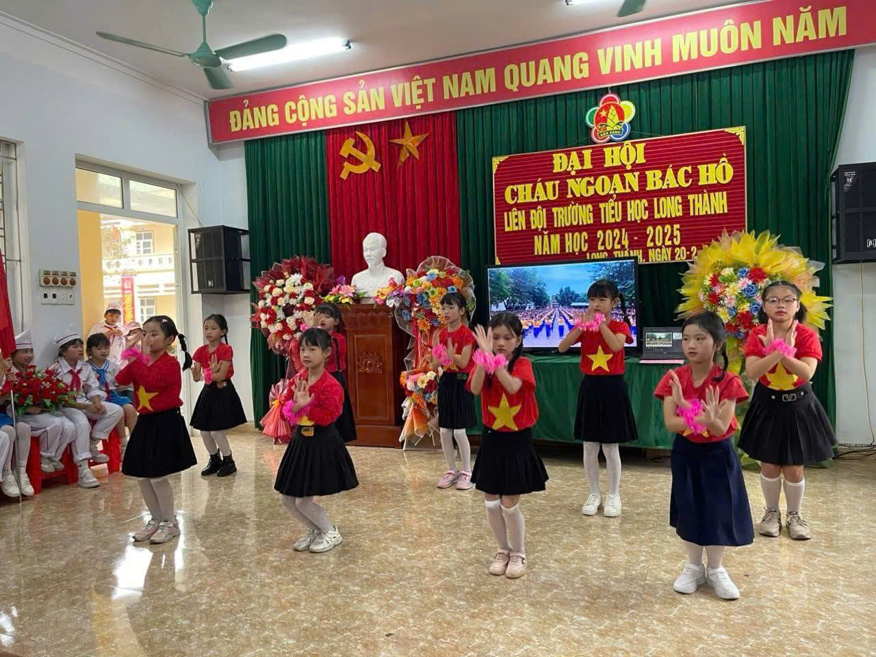 Đại hội cháu ngoan Bác Hồ